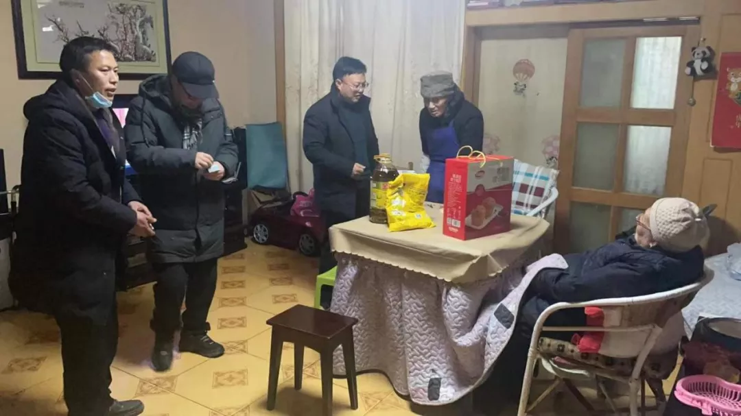 涼山州新華書店有限責任公司各縣(市)分公司開(kāi)展春節前慰問活動(圖5) d5.png