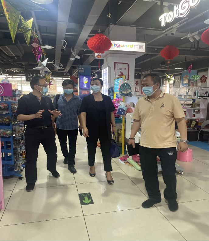 州委宣傳部副部長(cháng)馬春燕到公司開(kāi)展服務業發(fā)展目标調研(圖1) 州委宣傳部副部長(cháng)馬春燕到公司開(kāi)展服務業發(fā)展目标調研(圖1)